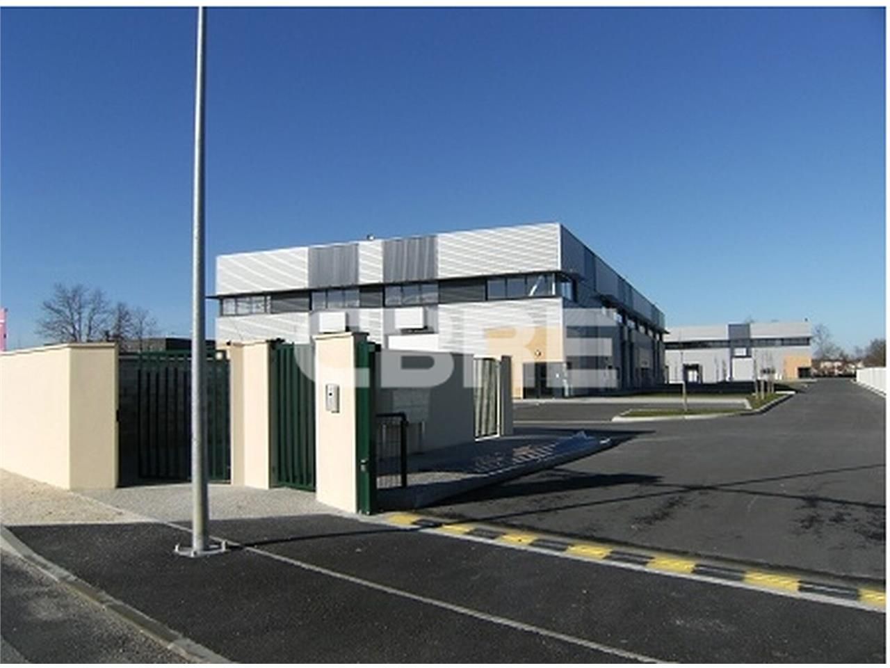 A LOUER AU COEUR DE LA ZONE LABORY BAUDAN : CBRE 