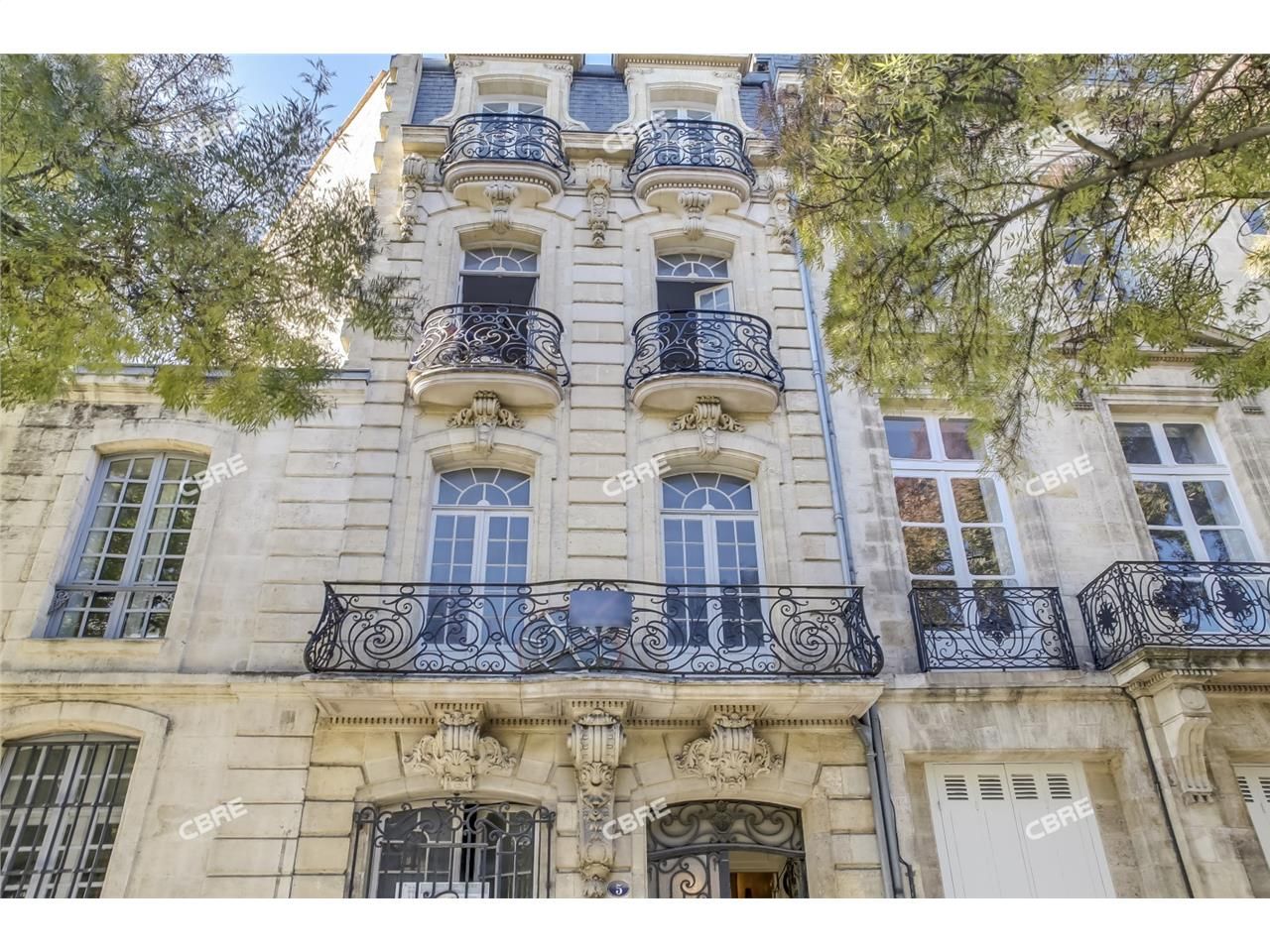 BUREAUX PLACE TOURNY / Venez découvrir ces bureau