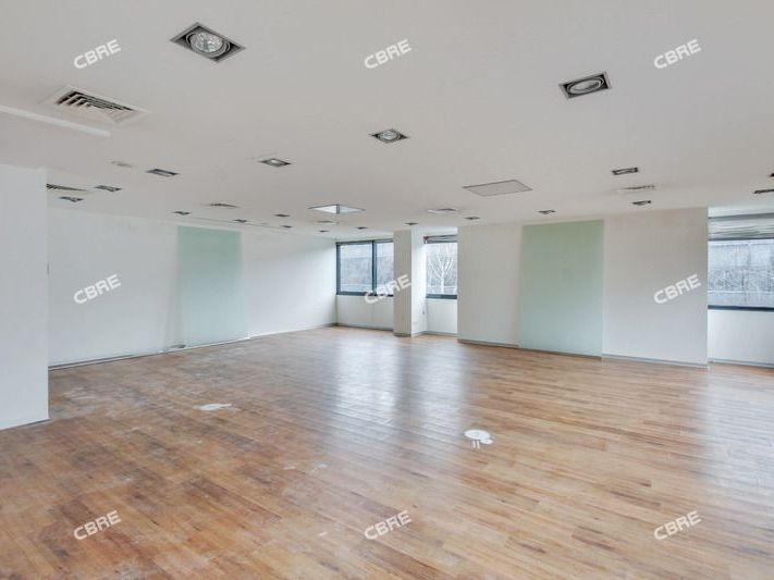 MÉRIGNAC SECTEUR RUE GUTENBERG. Situé à proximité