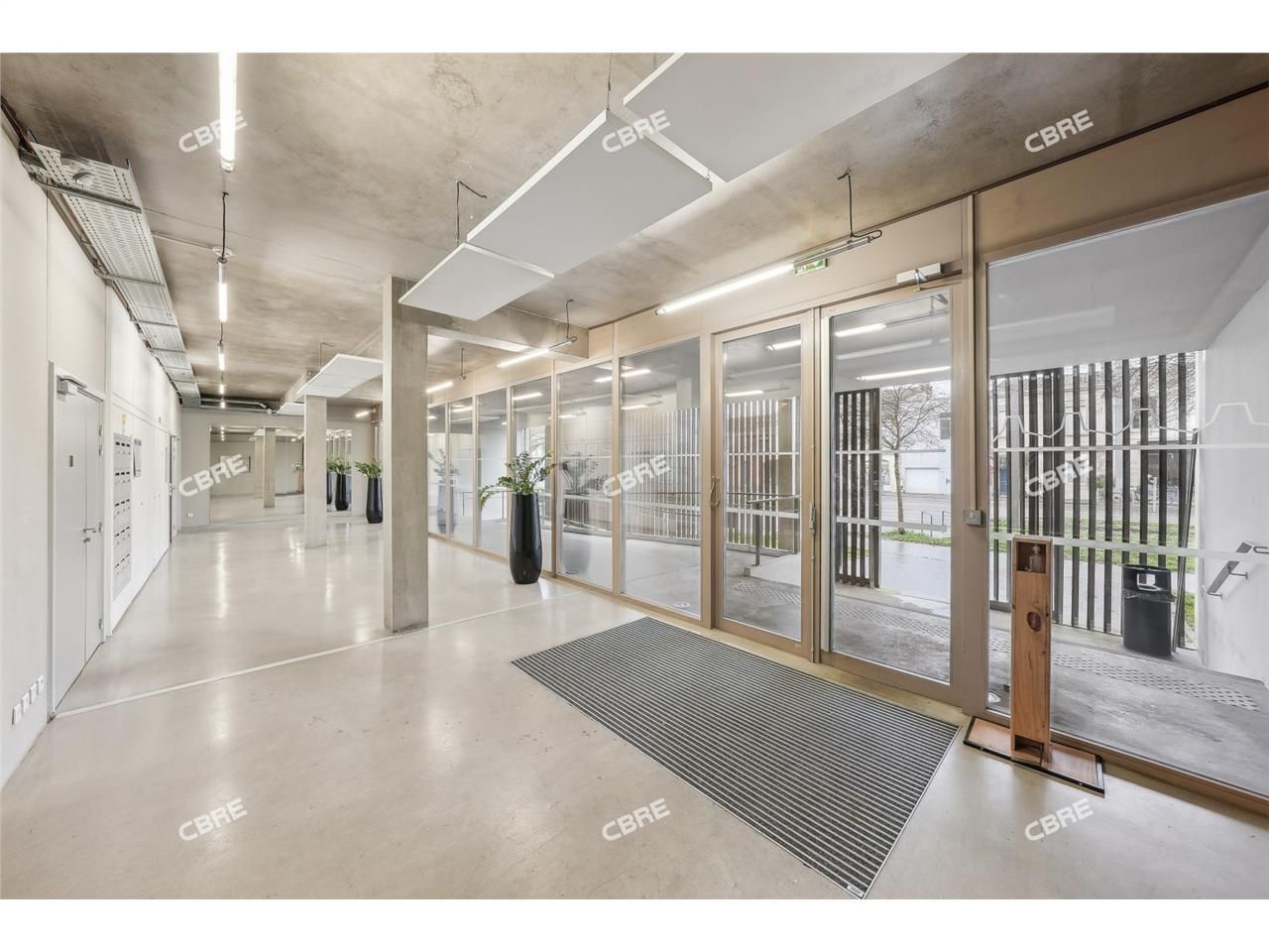 CBRE vous propose 3 432 m² de bureaux au coeur du