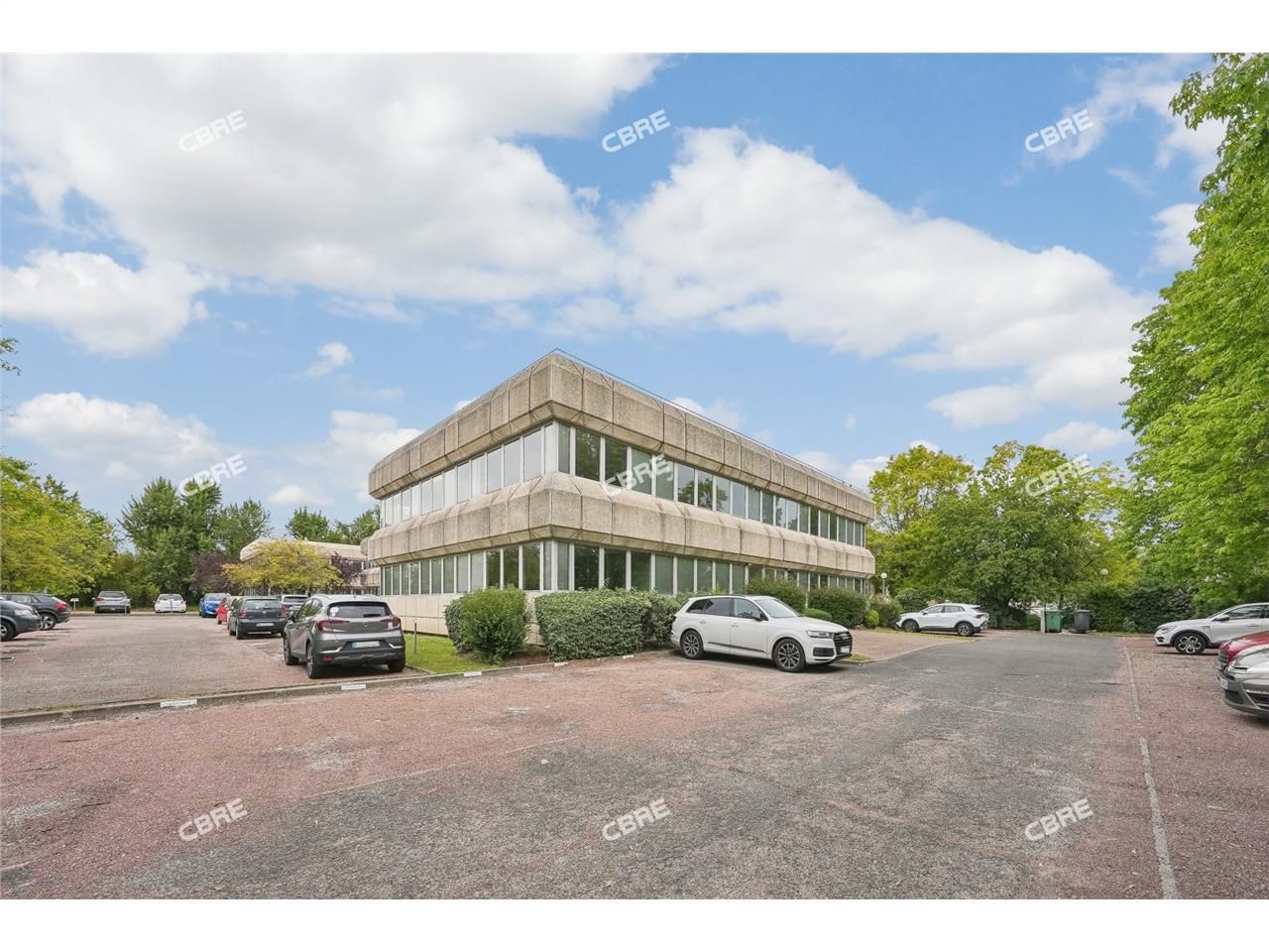 A LOUER - CBRE vous propose une surface de 195 m²