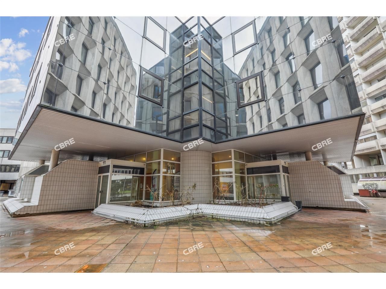 Immeuble indépendant en R+2 situé Quartier Mériad