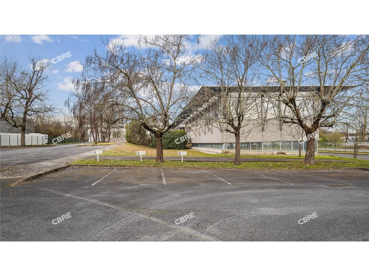 A VENDRE - CBRE vous propose un immeuble indépend