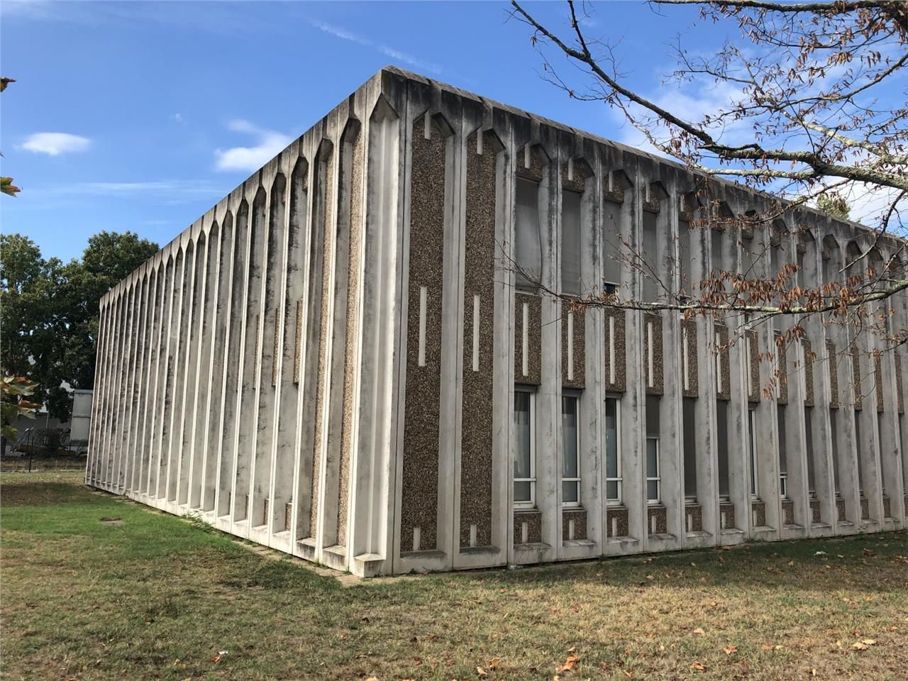 A louer - A Bordeaux Lac, en bordure de rocade so
