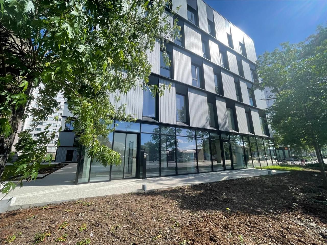 CBRE vous propose à la location ou à la vente un 