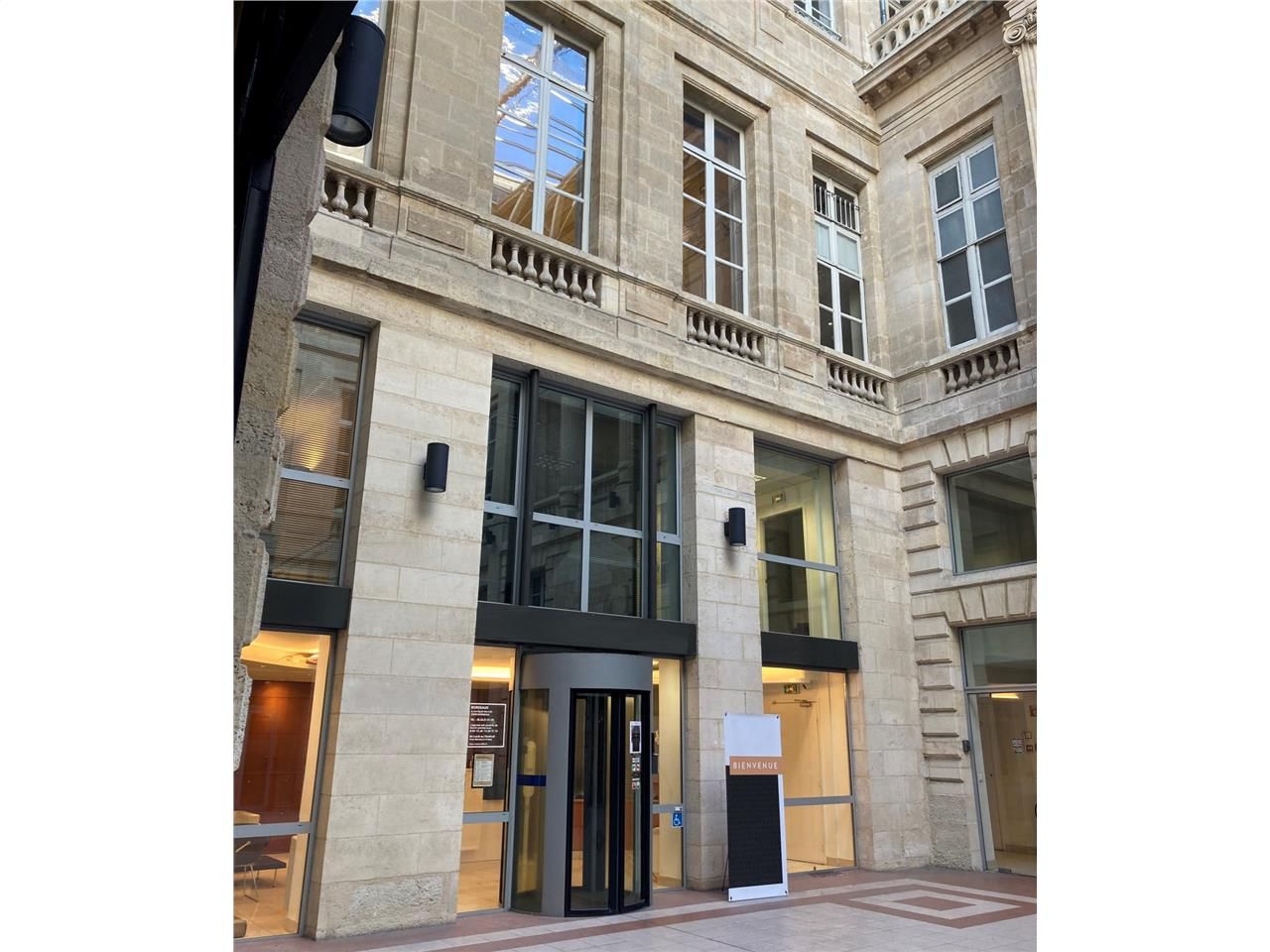 CBRE vous invite à venir découvrir cet immeuble d