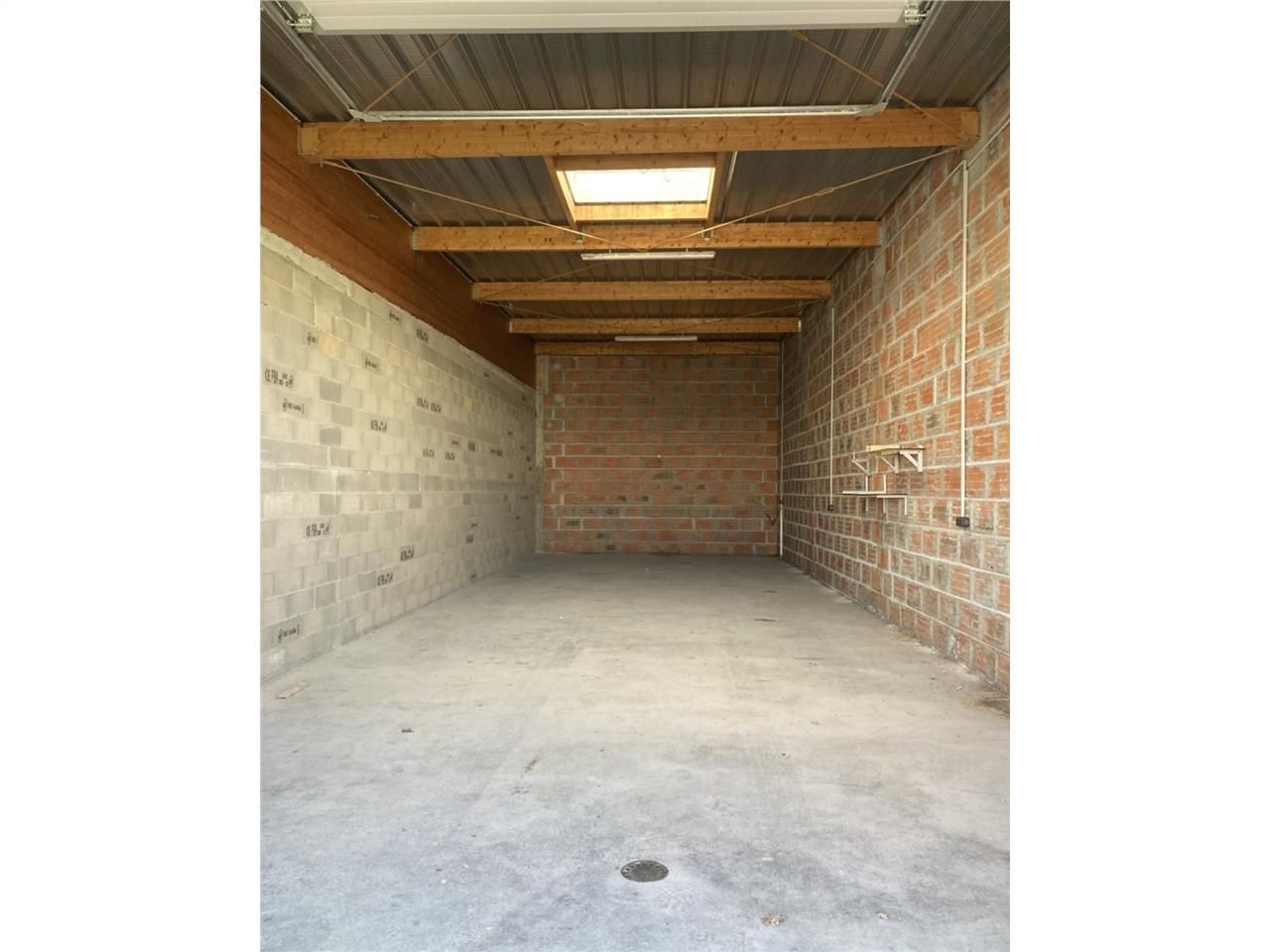 IDEAL ARTISAN : LE HAILLAN  - CBRE vous propose à