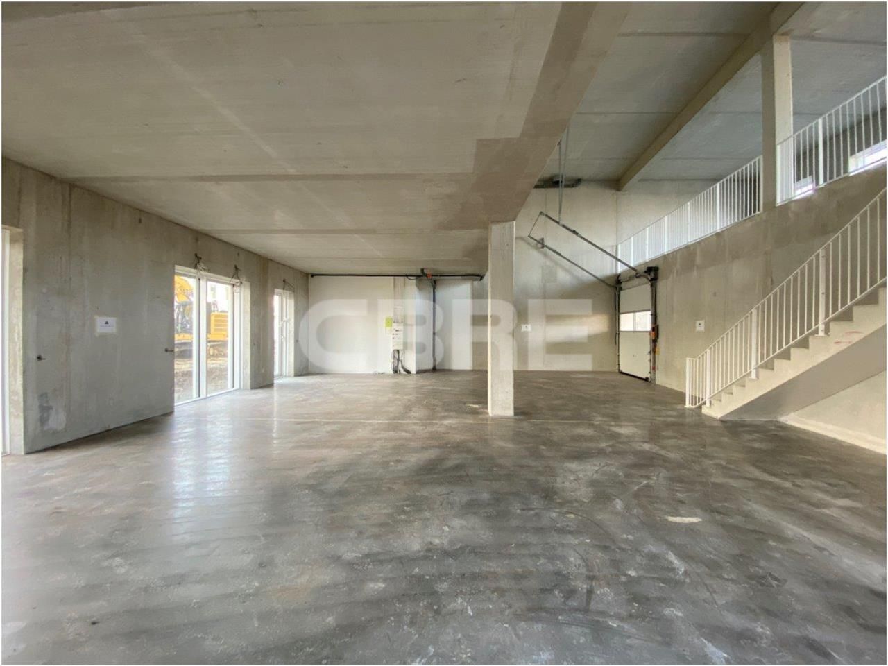 Rare à vendre locaux d'activités/entrepôt/bureaux