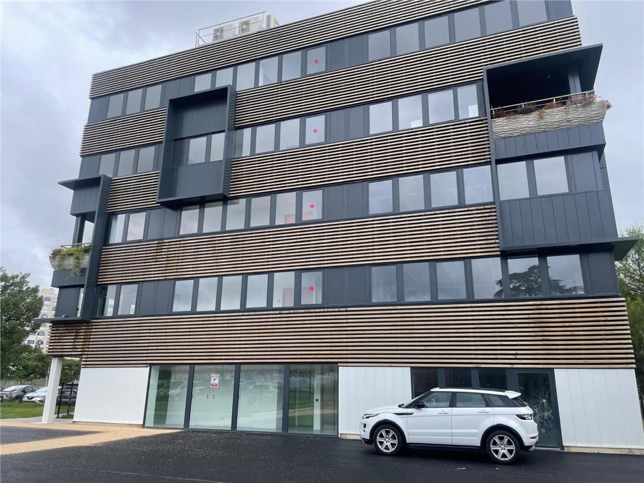 TALENCE - CBRE vous propose à la VENTE, un immeub