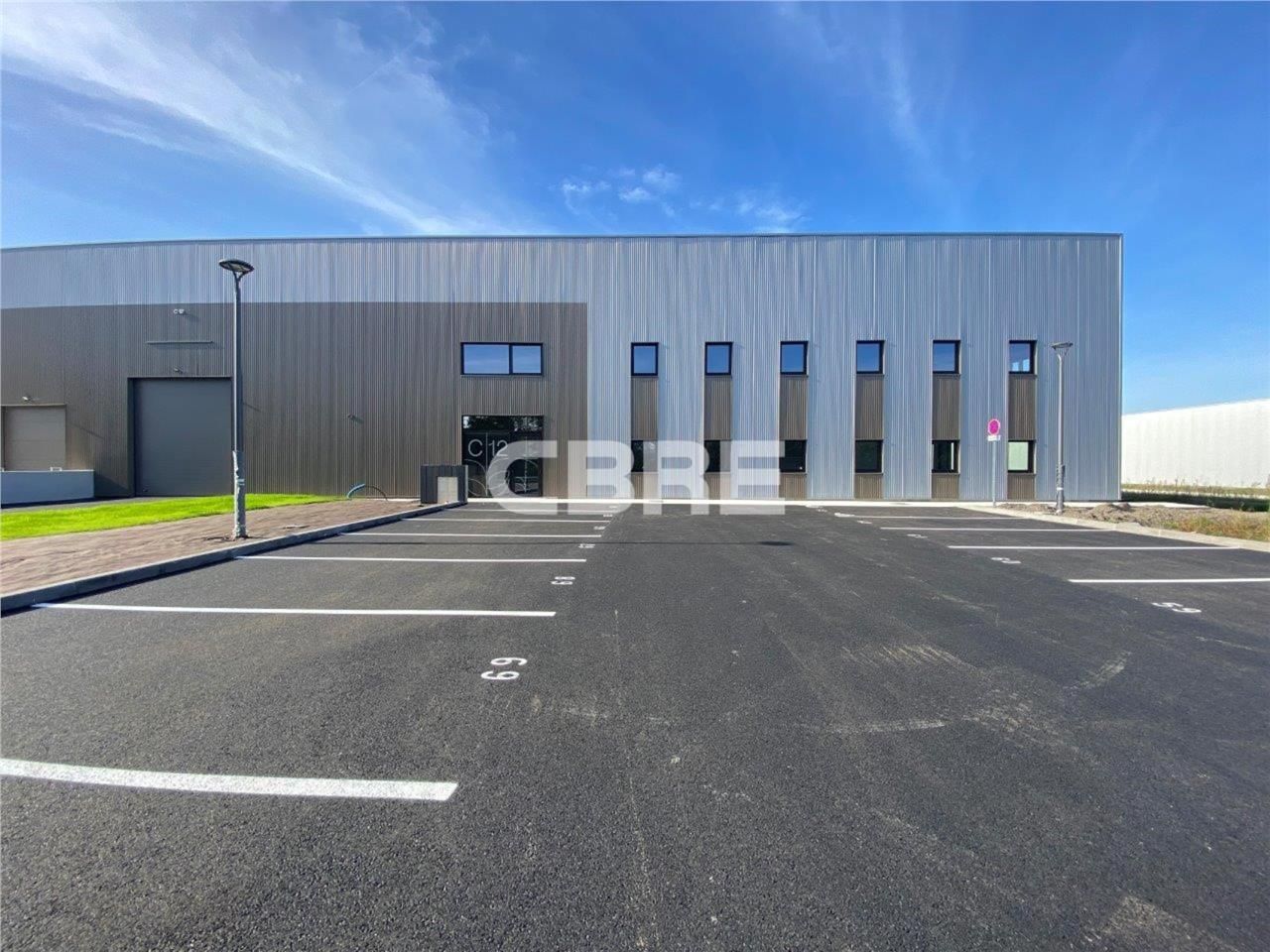 CBRE vous propose, à louer, un entrepôt de 1224 m