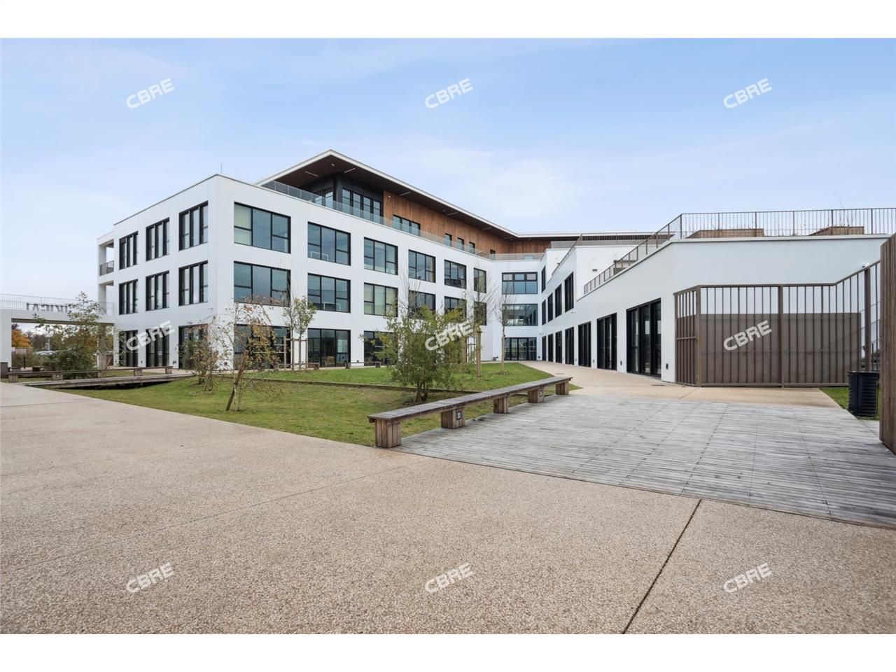 A Pessac, à proximité des transports et des servi