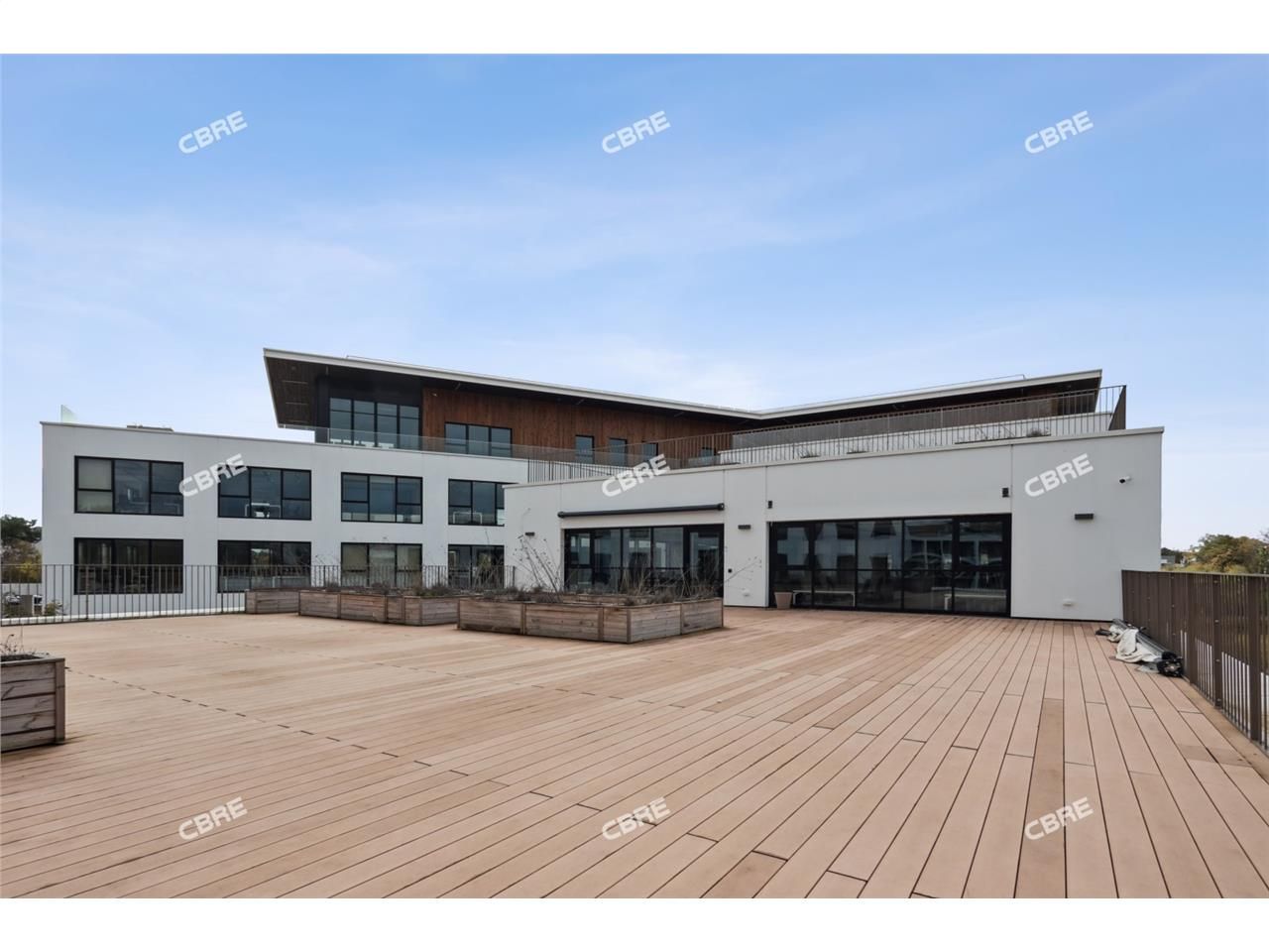 A Pessac, à proximité des transports et des servi