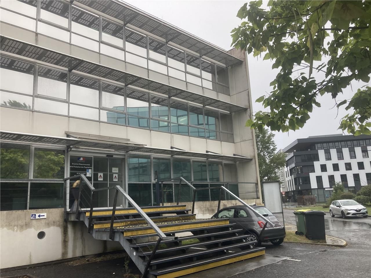 Dans la zone du TASTA à Bruges, CBRE vous propose