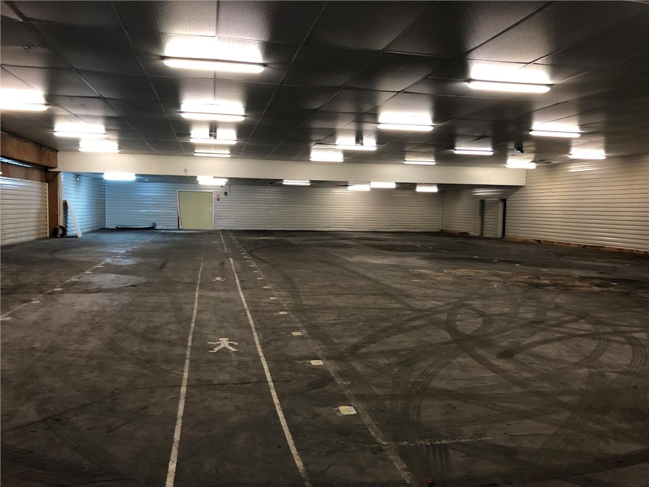 A LOUER, local d'activités d'une surface d'enviro