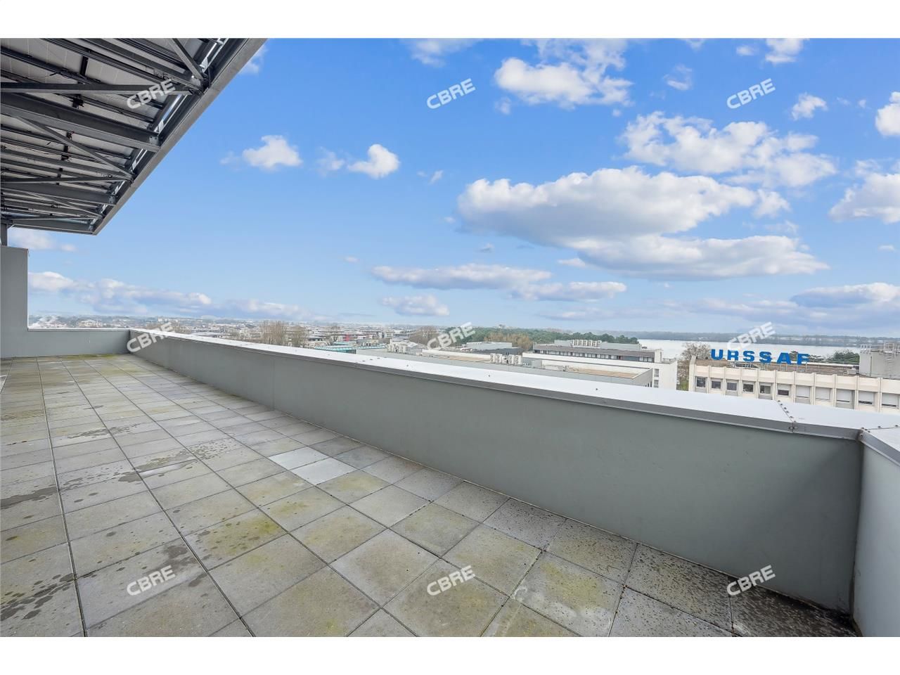 A Bruges, à proximité des transports et des servi