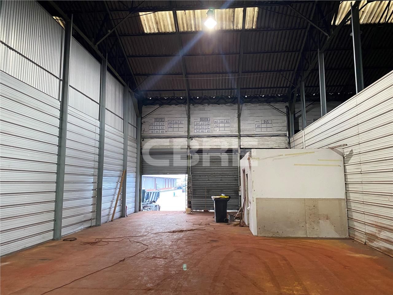 LOCAL D'ACTIVITÉS À LOUER - LOCALISATION : BÈGLES