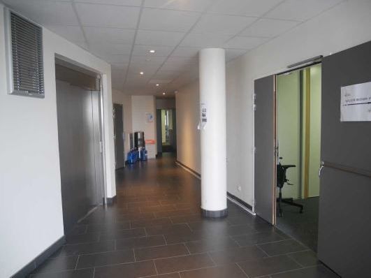 A LOUER - Au pied de la ligne A du tramway, dans 