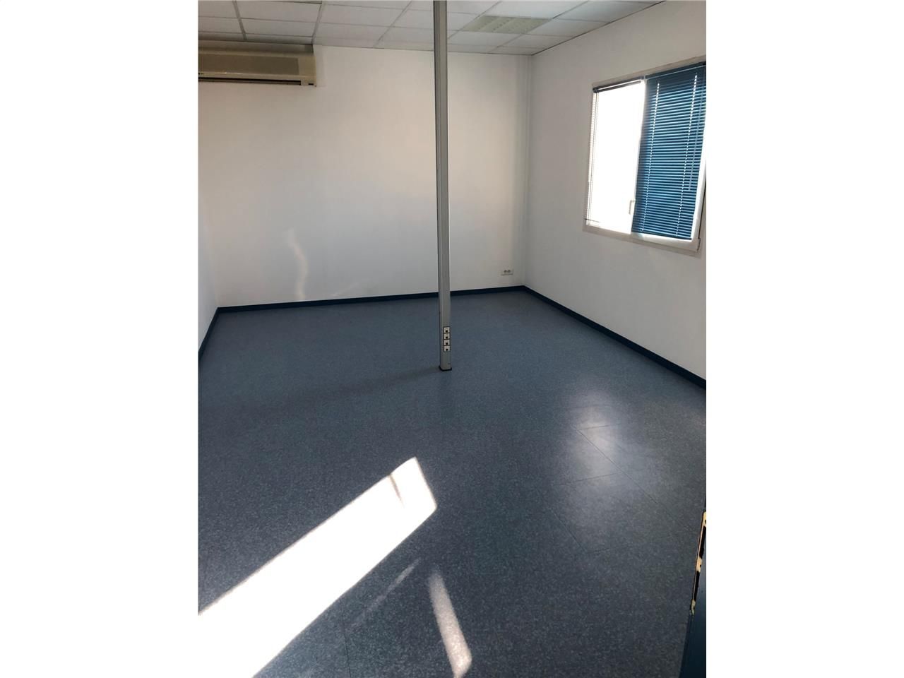 A LOUER, Bureaux de 80,32 m² de surface locative 