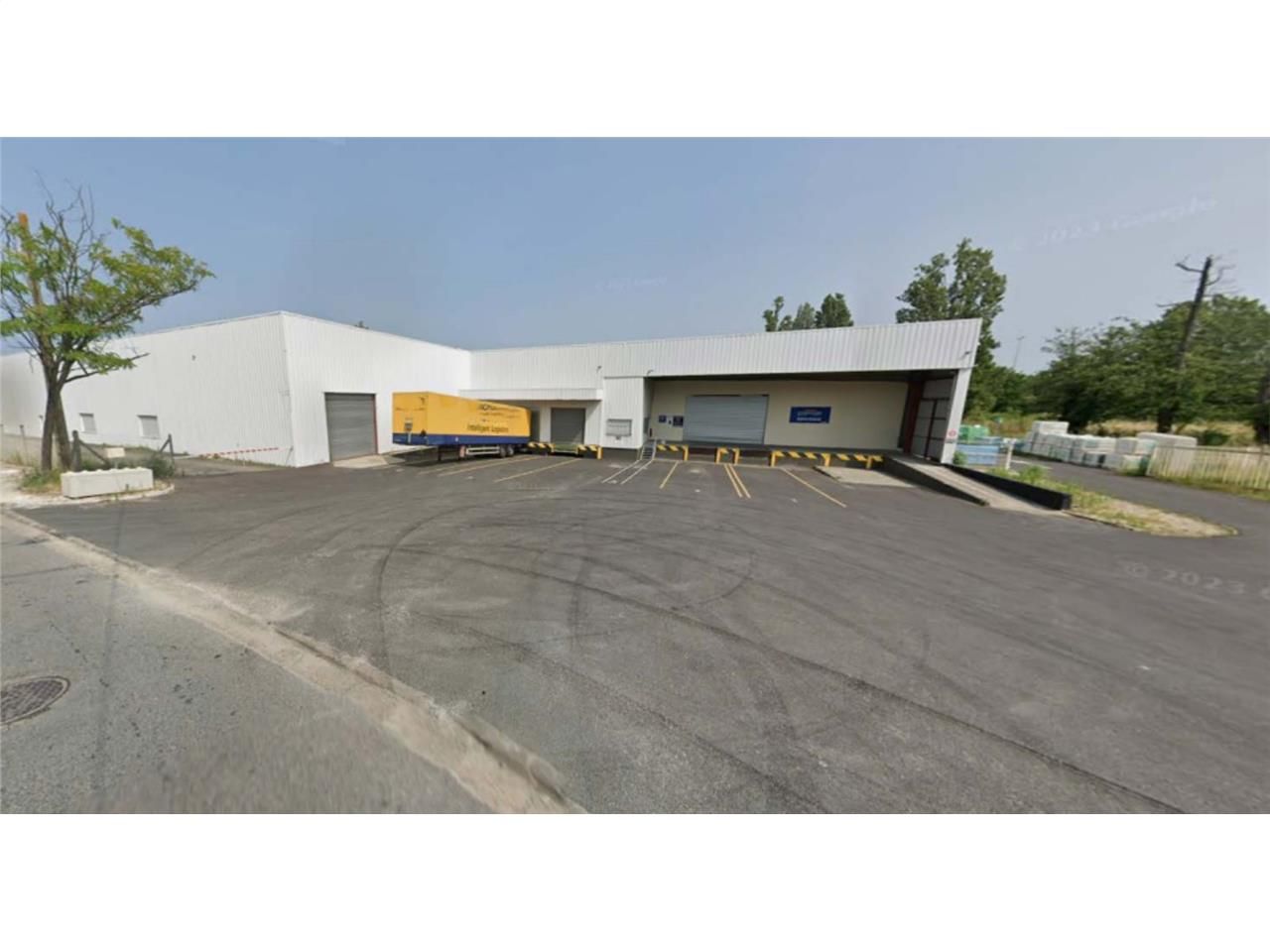 Situé à Carbon-Blanc, au coeur de la zone de la M