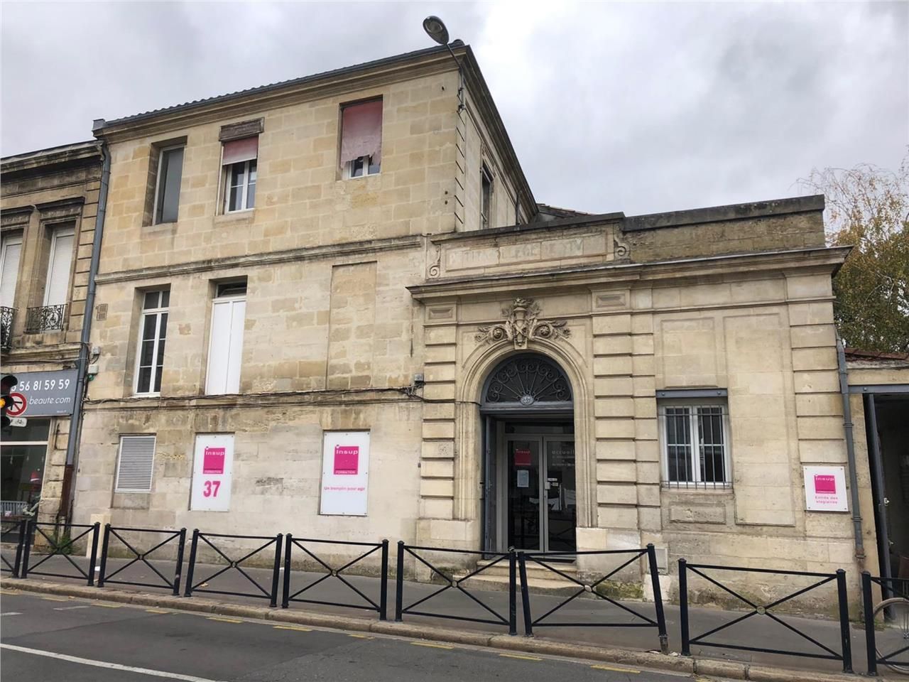 CBRE vous propose à l'acquisition un immeuble ind