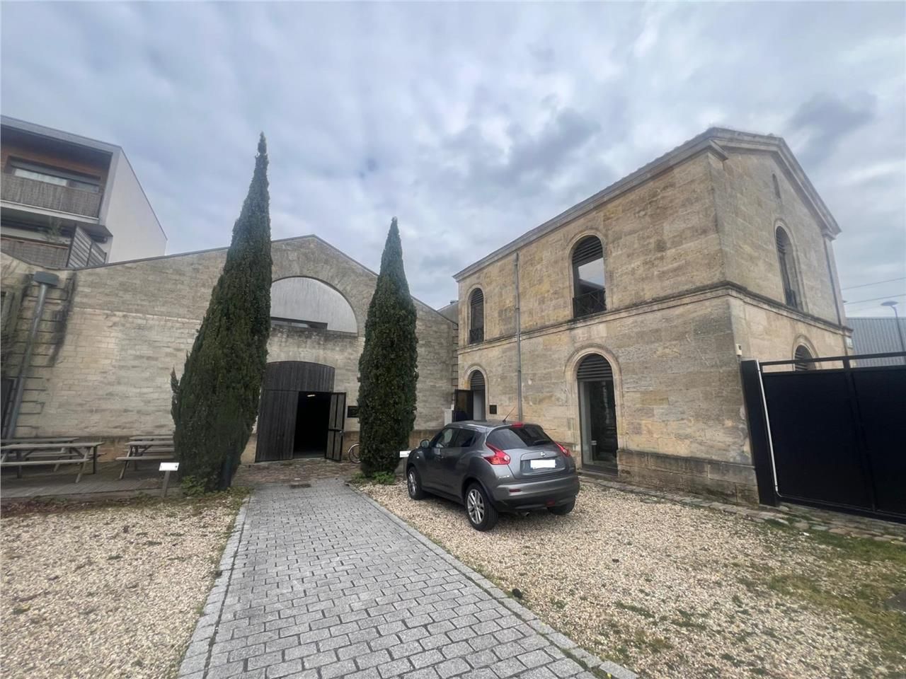 BORDEAUX - CBRE vous propose à la LOCATION des bu