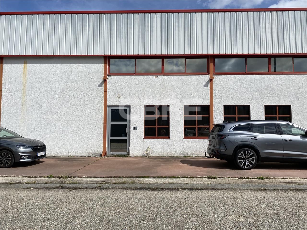 PESSAC - A LOUER ENTREPÔT : CBRE vous propose de