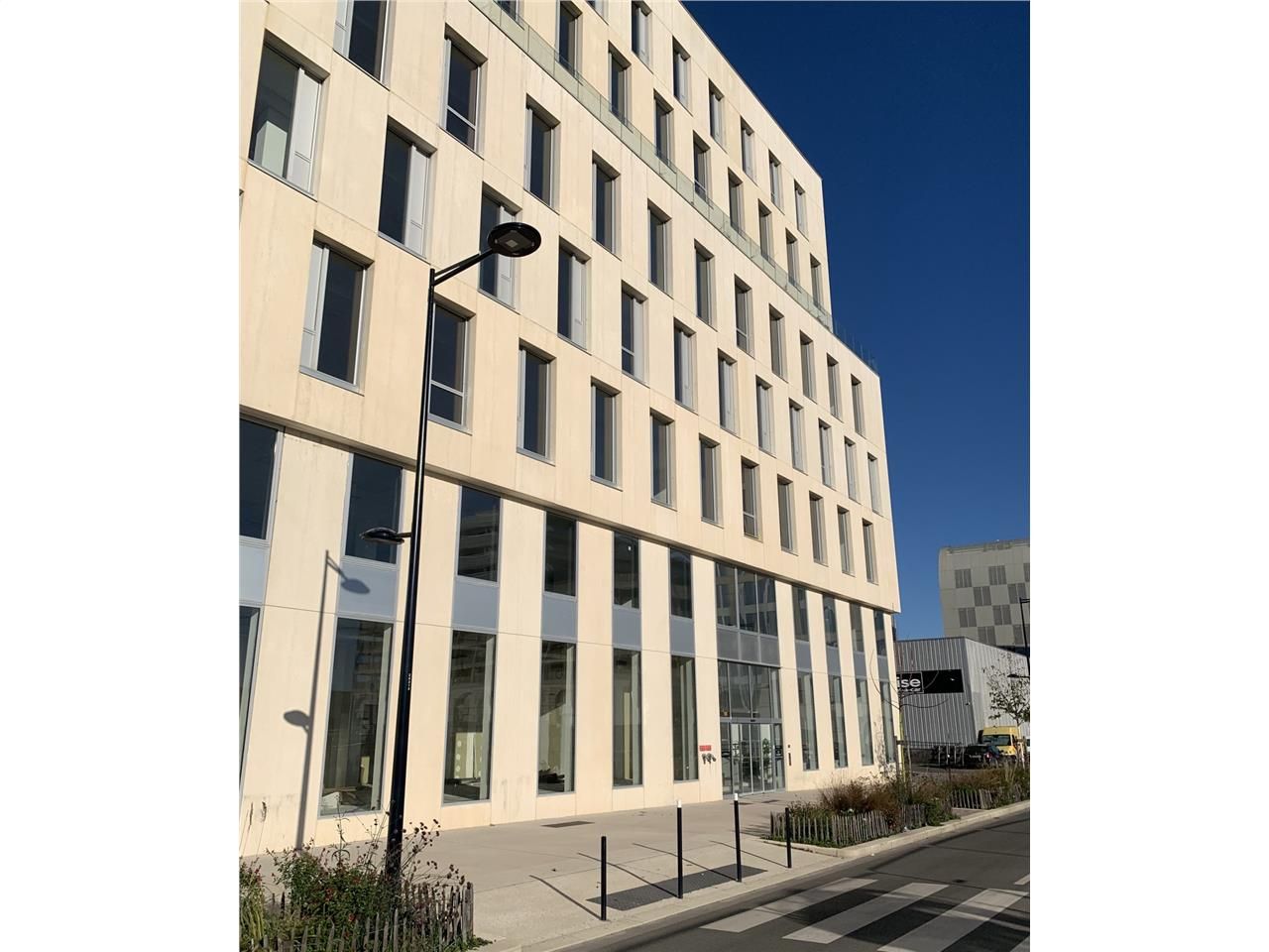 BORDEAUX - EURATLANTIQUE - BUREAUX A LOUER CBRE v