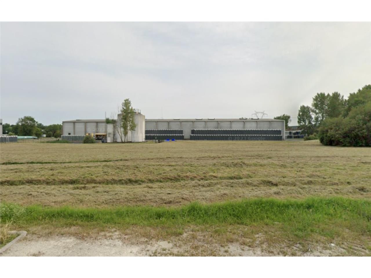 EXCLUSIVITE CBRE - A VENDRE, terrain de 8 900 m²