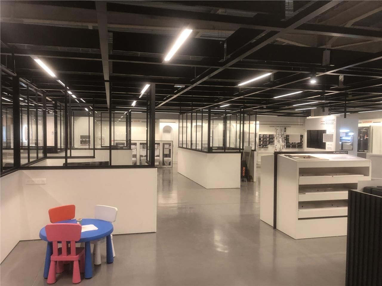 EXCLUSIVITE /A LOUER - BATIMENT D'ACTIVITE DE 5 0