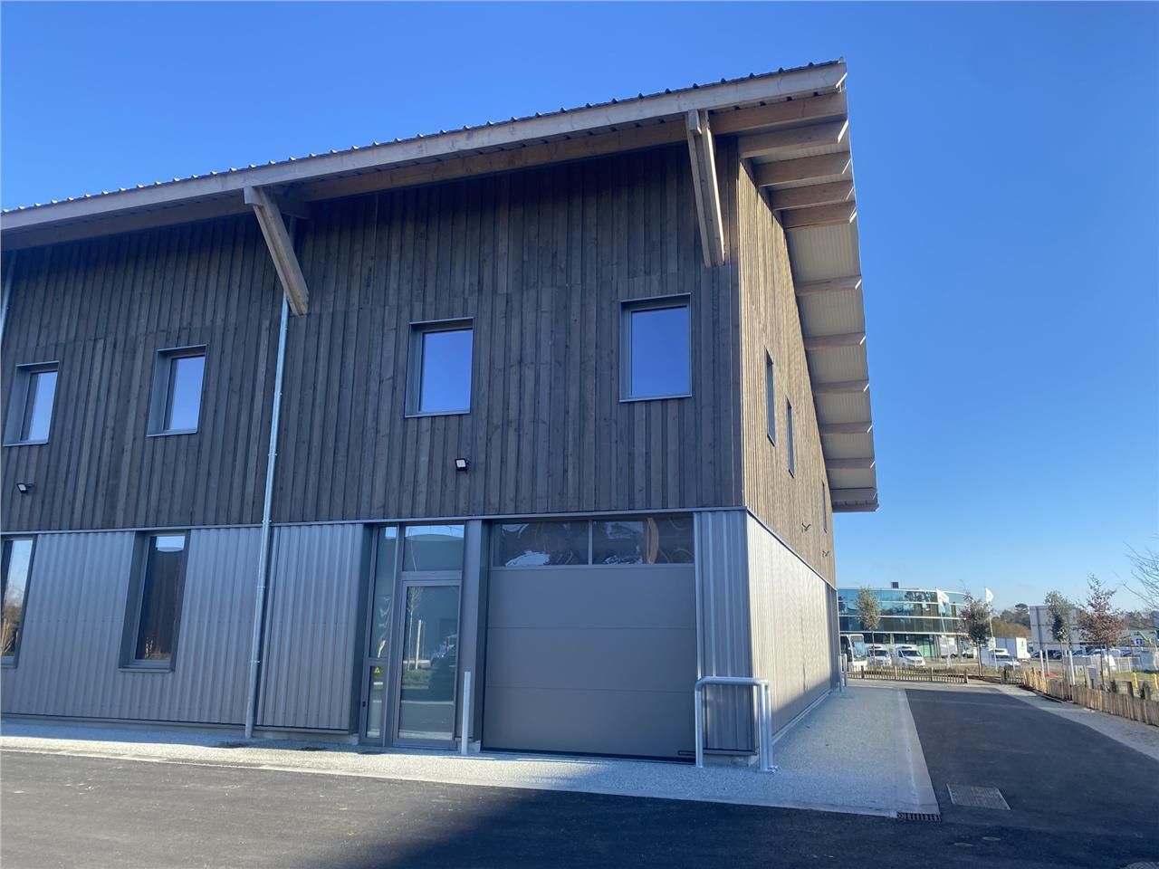 À LOUER - CELLULES ARTISANALES NEUVES de 47 à 360