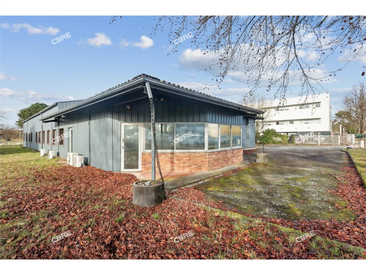 À LOUER - LOCAL D'ACTIVITES 662M² environ - GRADI