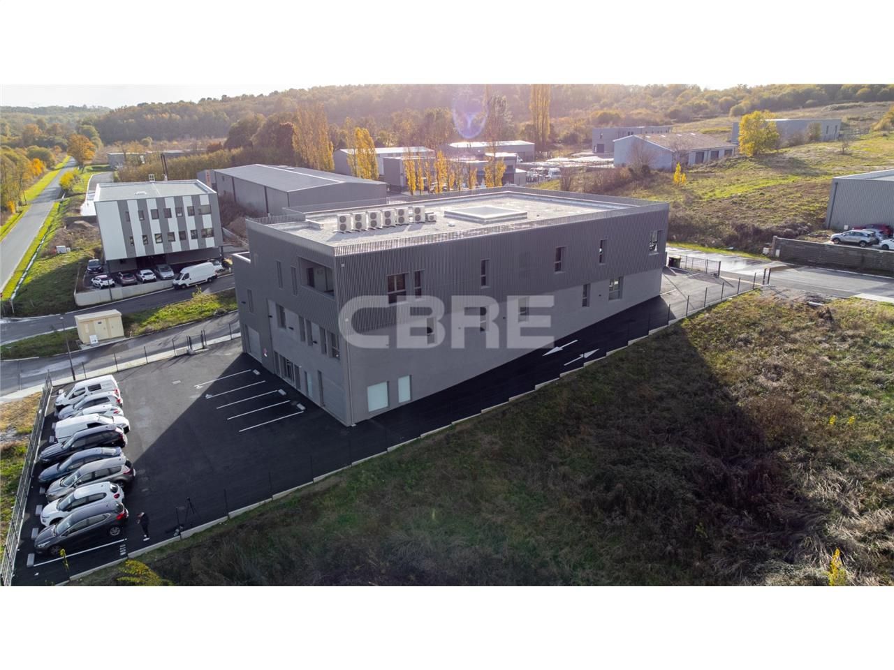 A LOUER, plateau de bureaux d'environ 700 m² en R