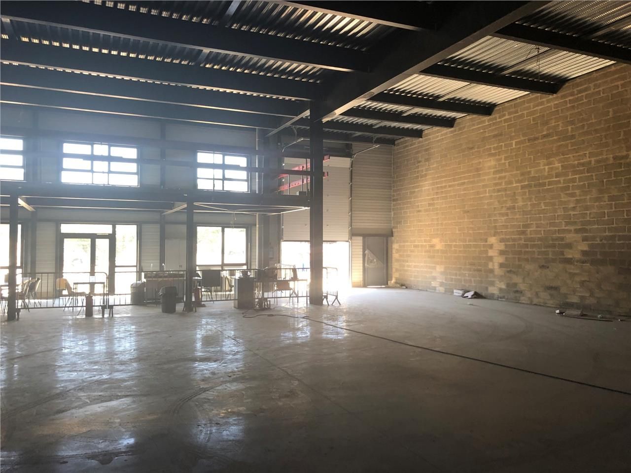 Local d'Activité/Showroom de 473 m² à Lormont. À