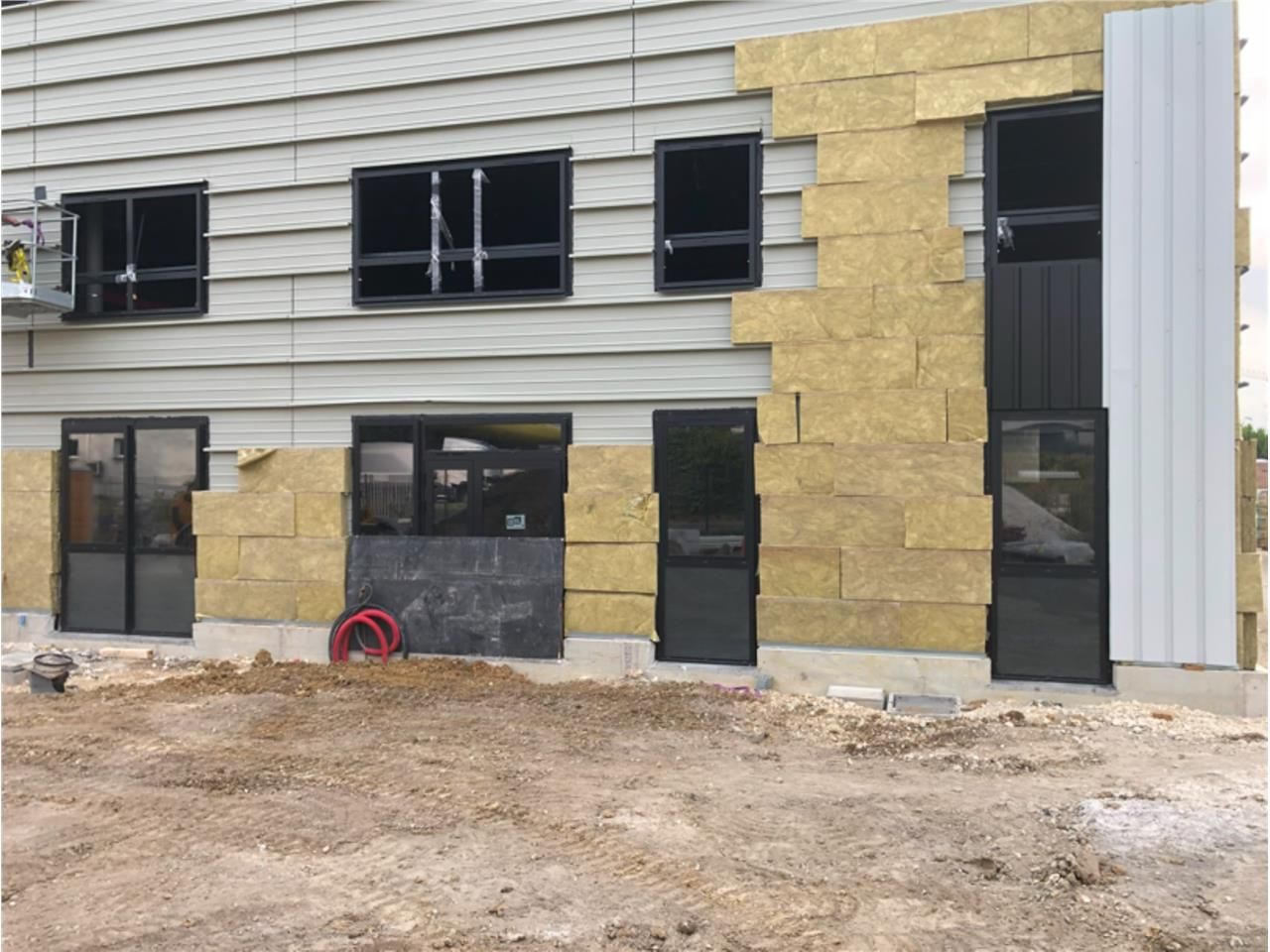 Local d'Activité/Showroom de 473 m² à Lormont. À