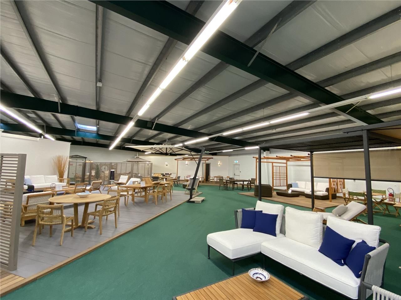 Opportunité Exceptionnelle : Local d'Activités/Sh