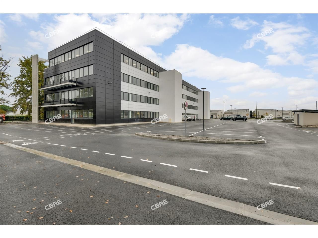 CBRE BORDEAUX vous propose à la location, en excl