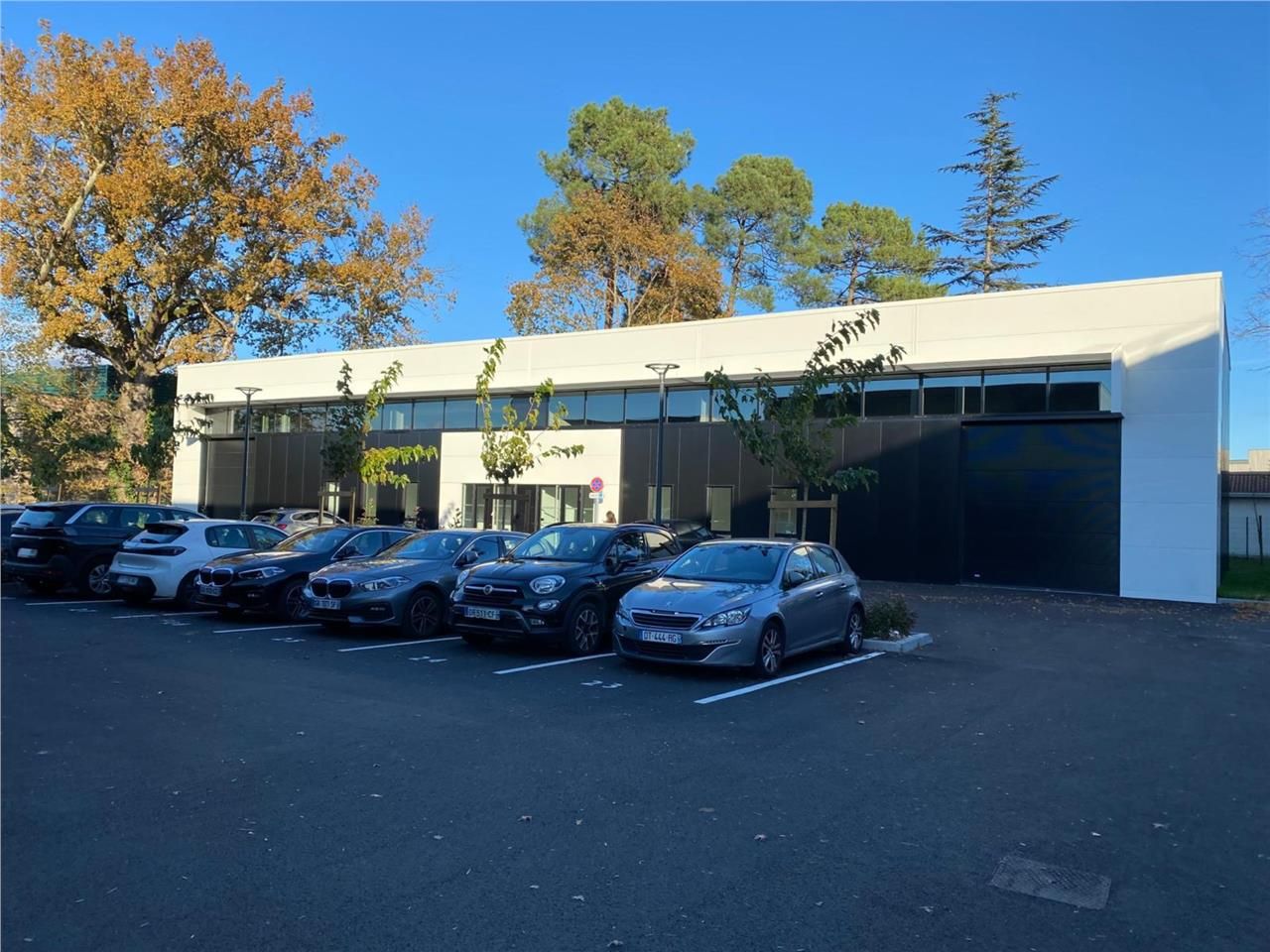 RARE A LOUER AU COEUR DU PARC D'ACTIVITES VERT CA