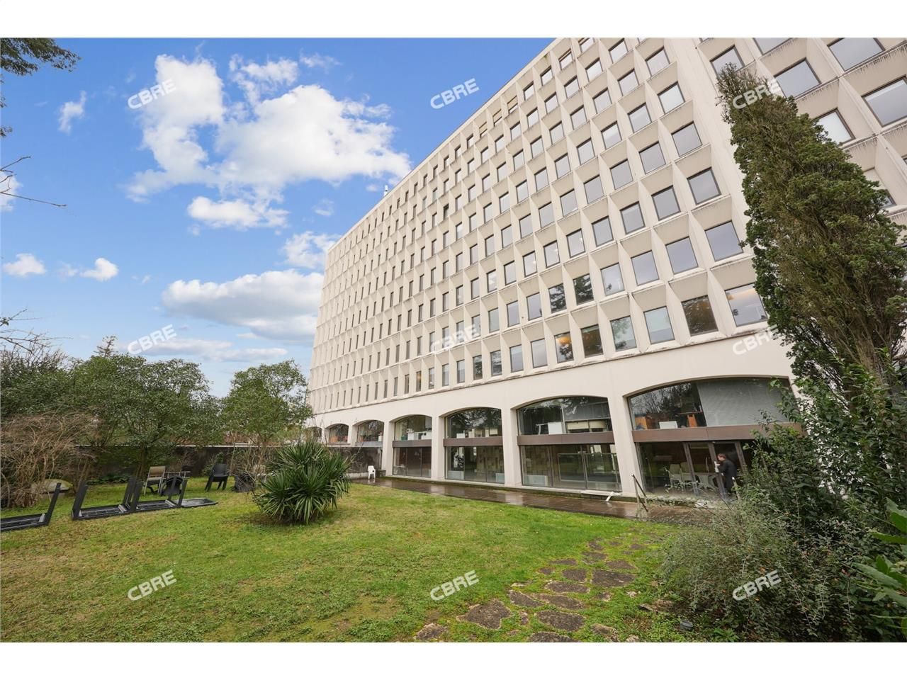 CBRE vous invite à découvrir ces bureaux à louer 