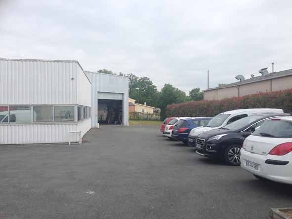 Idéalement placé à proximité de l'A10 dans la zon