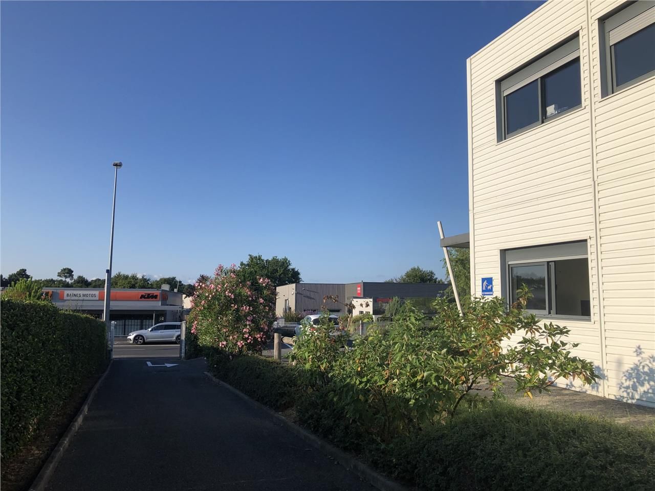 ### VISIBILITE 1ERE LIGNE POUR CET ENSEMBLE IMMOB