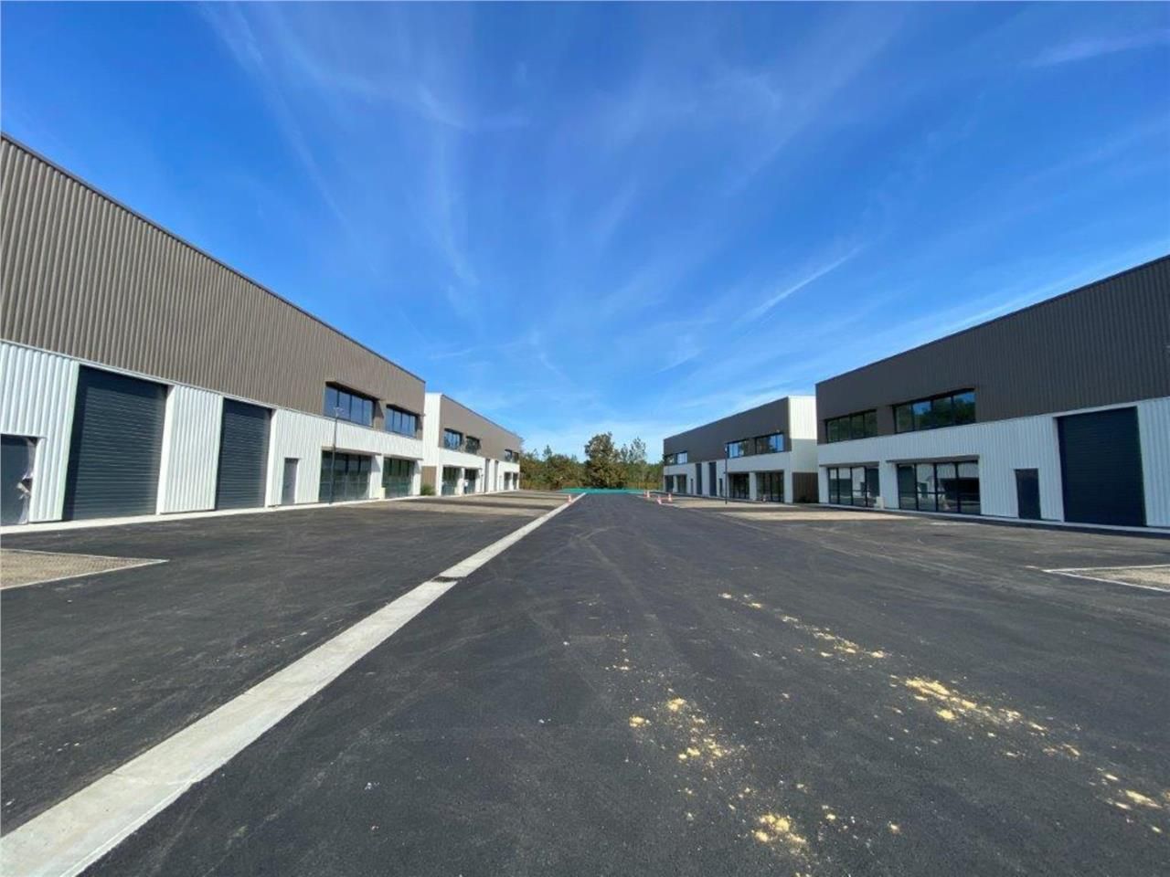 A vendre à proximité immédiate de l'autoroute A63