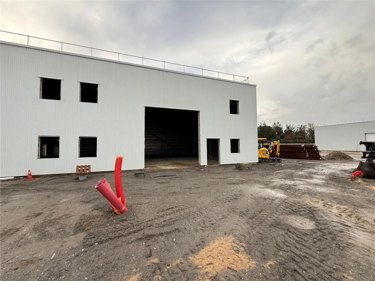 A LOUER local d'activités à Ambarès-et-Lagrave. C