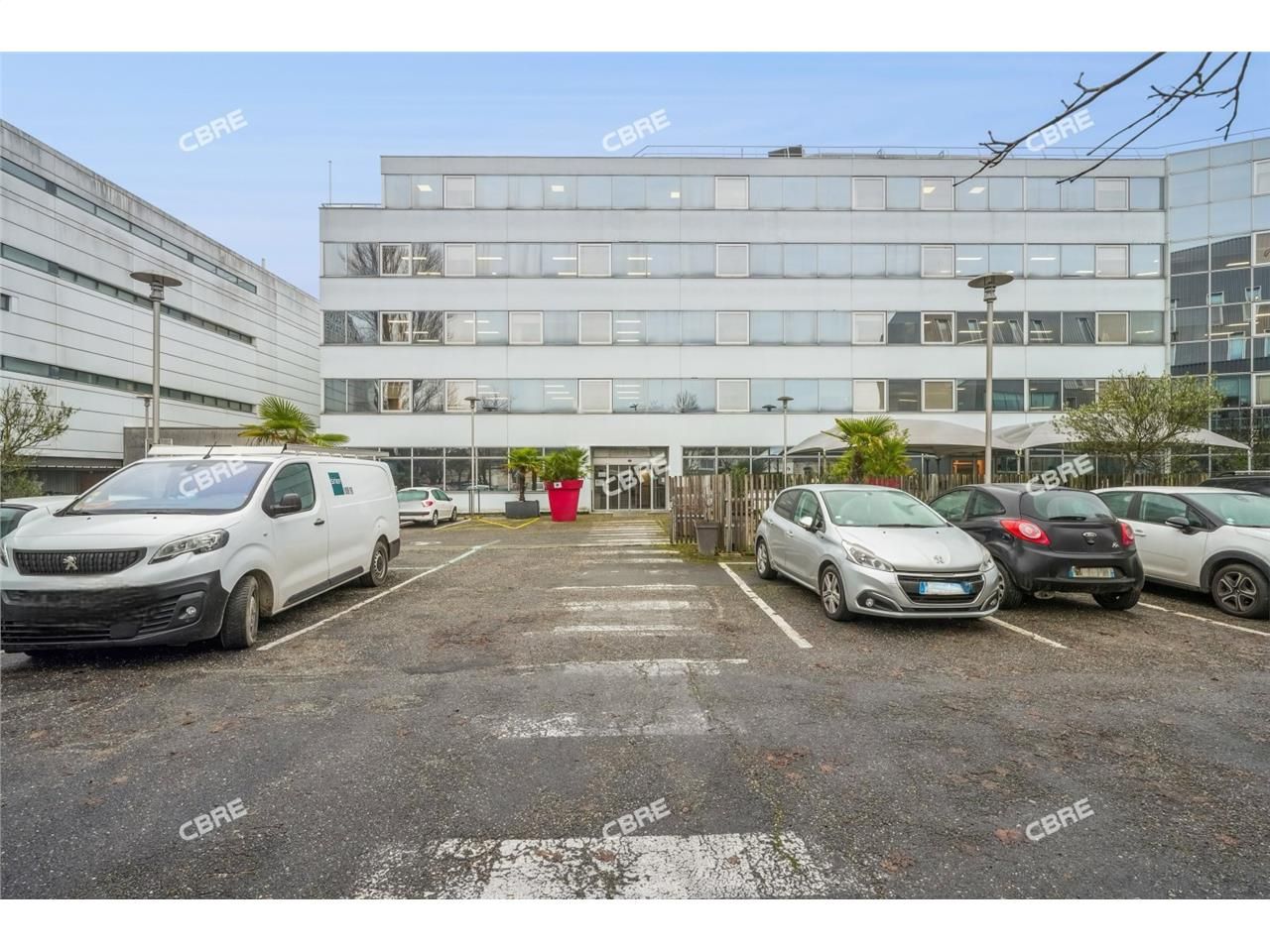 Dans un immeuble de bon standing à proximité des 