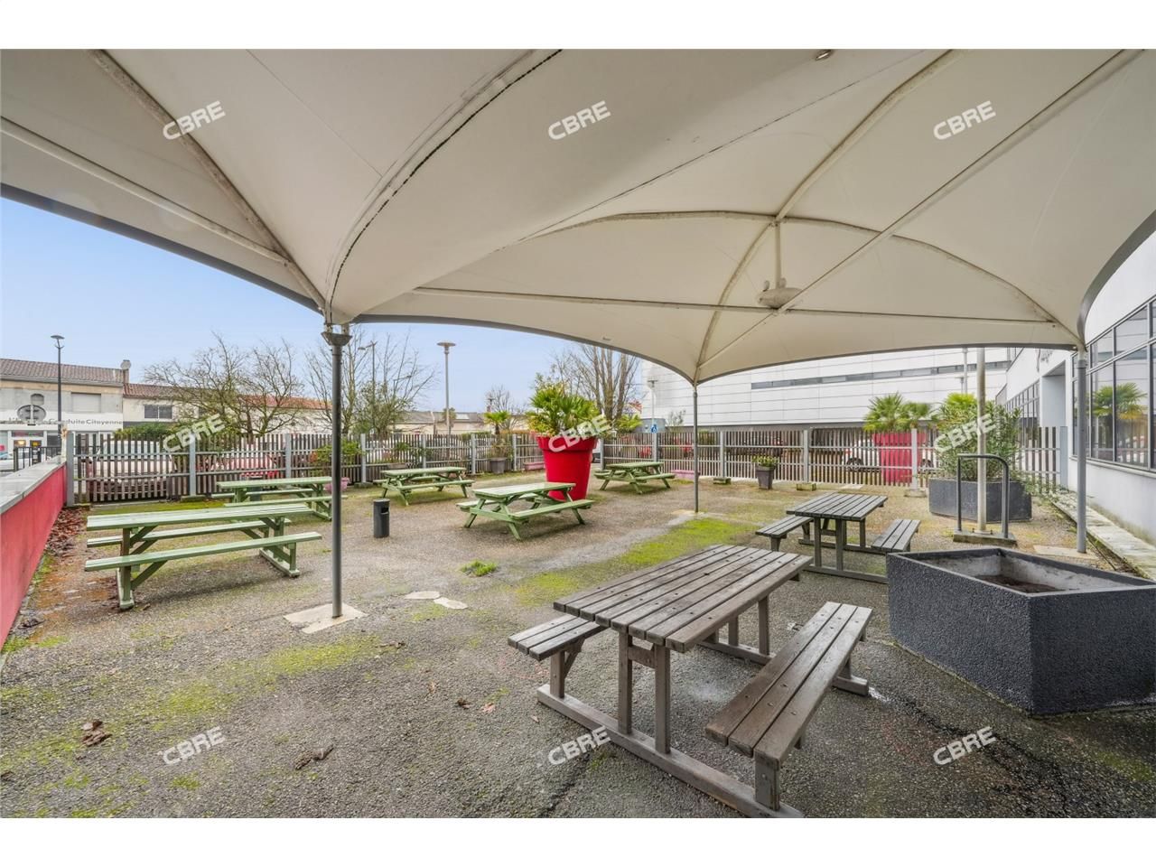 Dans un immeuble de bon standing à proximité des 