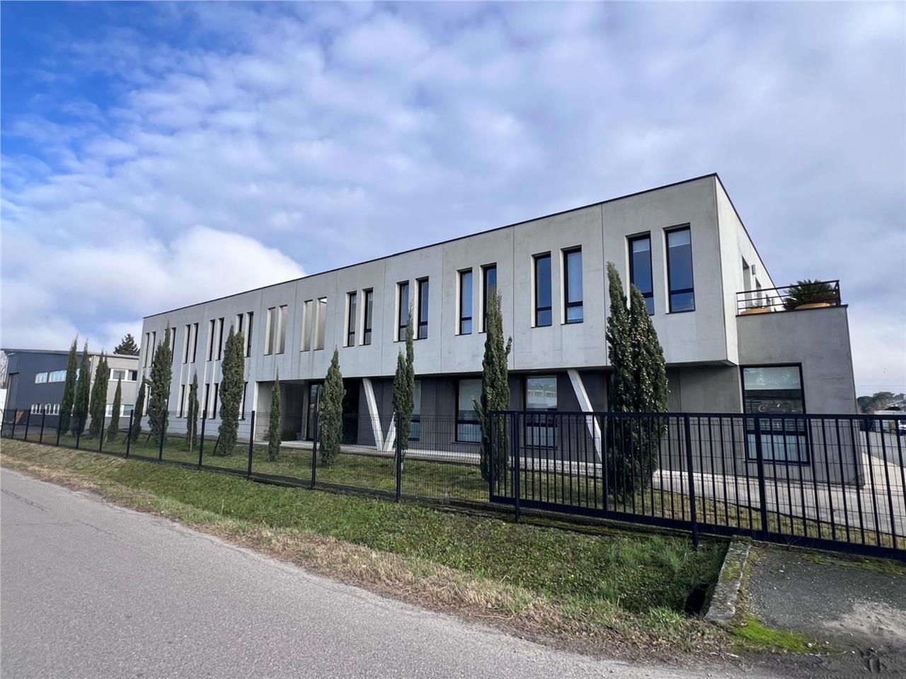 CBRE vous propose une offre à la location - Burea