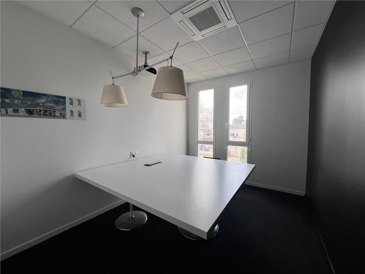 CBRE vous propose une offre à la location - Burea