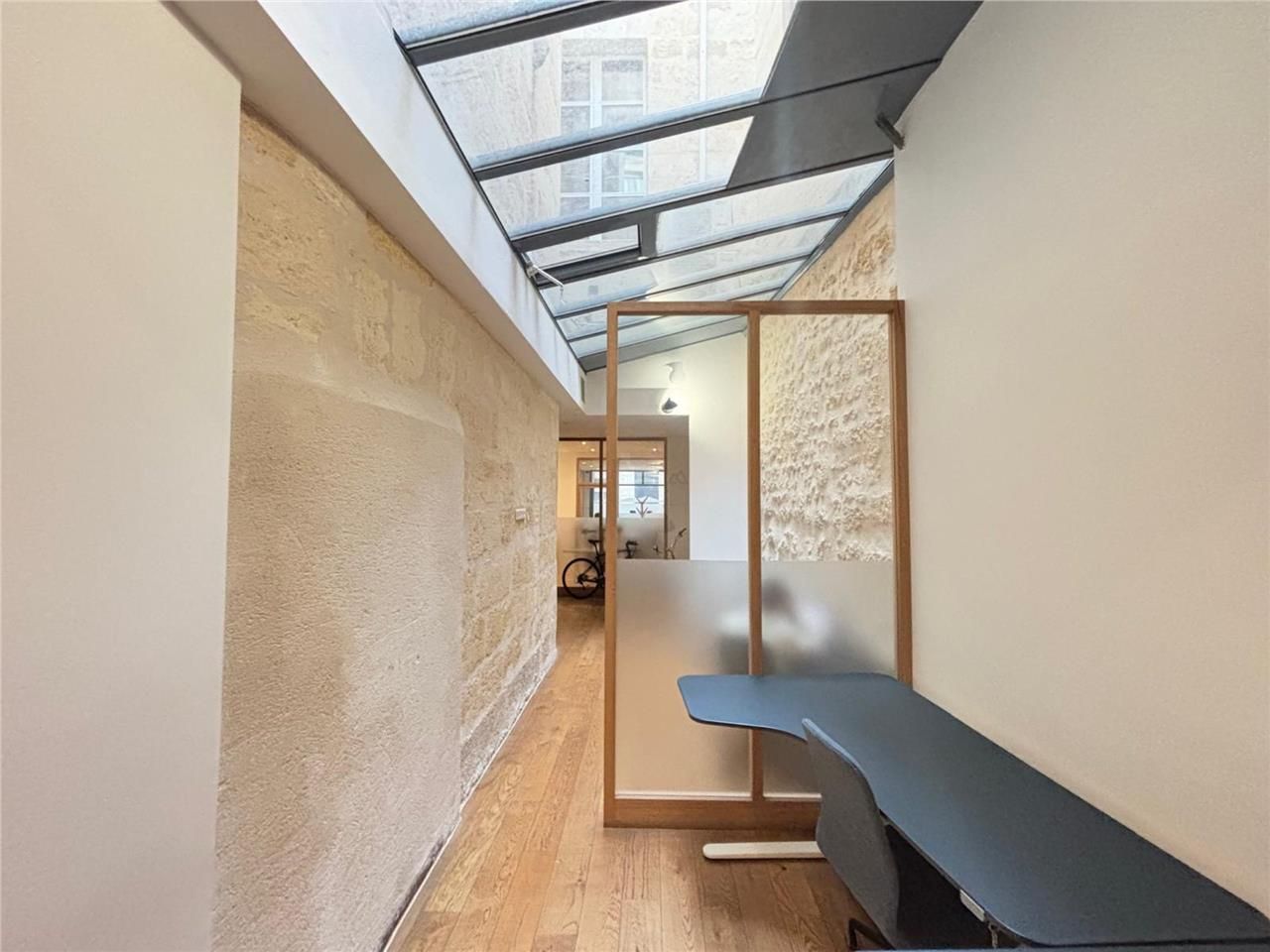 CBRE vous propose - Bureaux à louer ou à vendre -