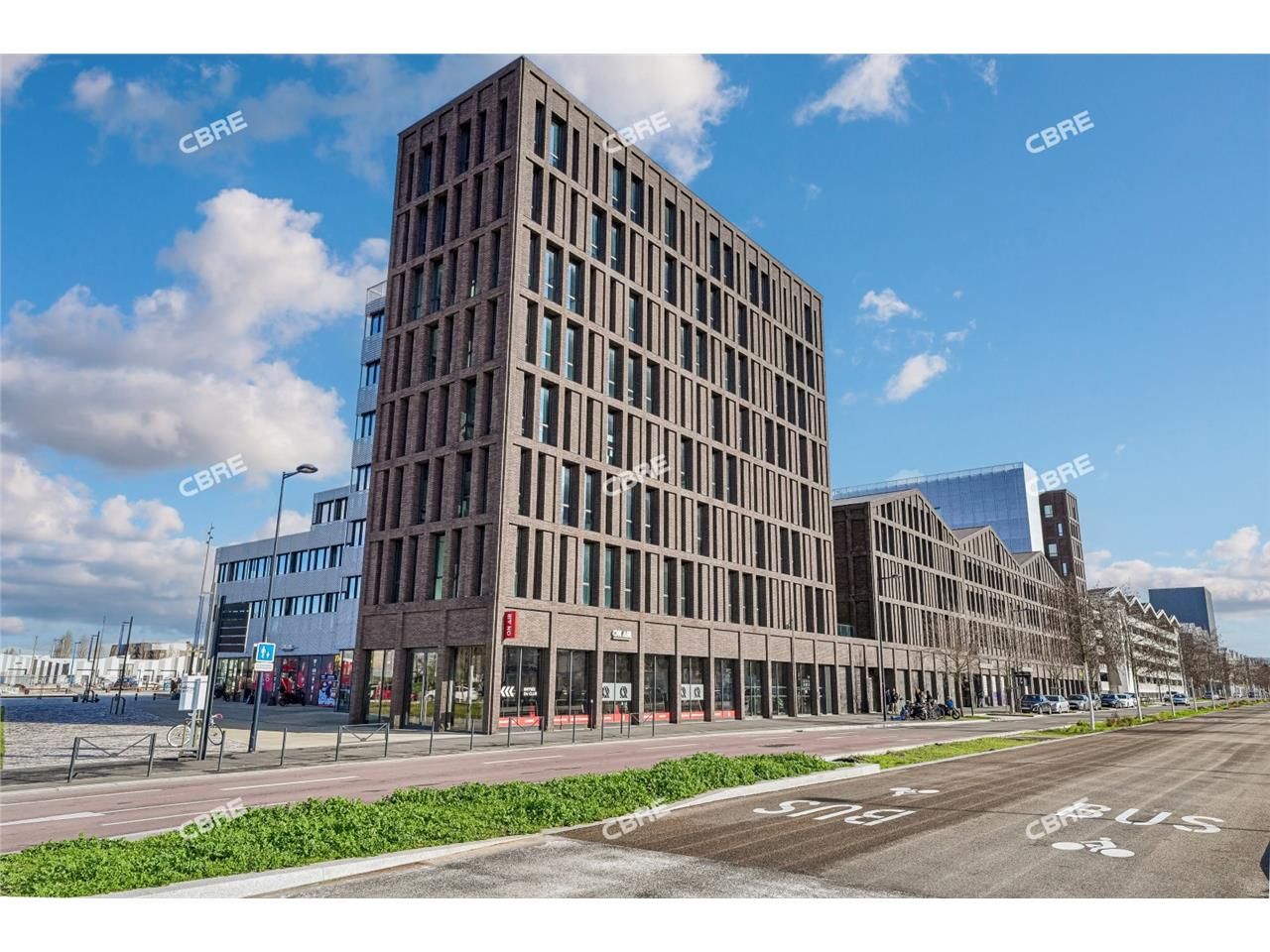 Dans l'immeuble CAP LEEUWIN, très bien situé sur 