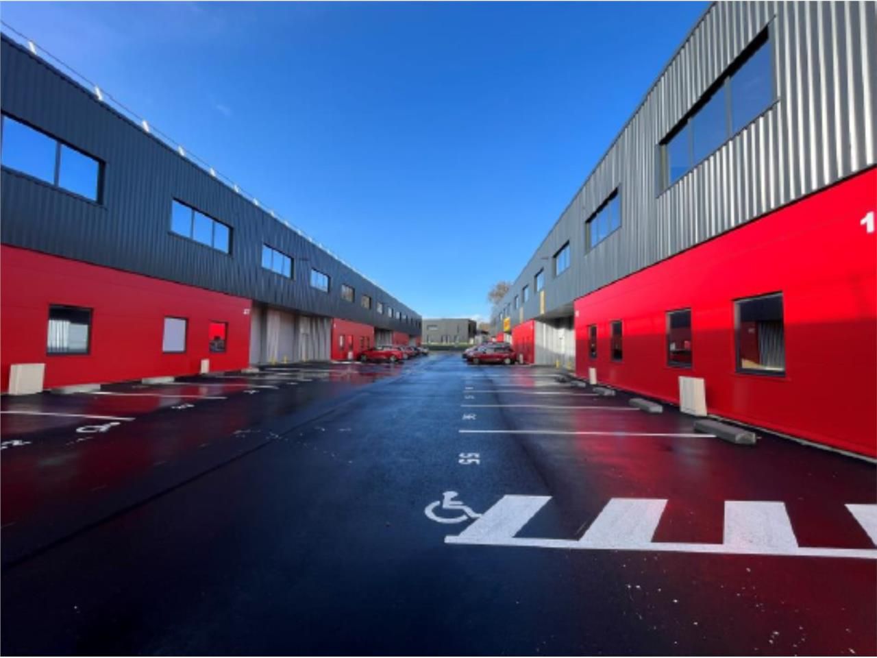 Au sein de la zone d'activités de Tresses, ce par