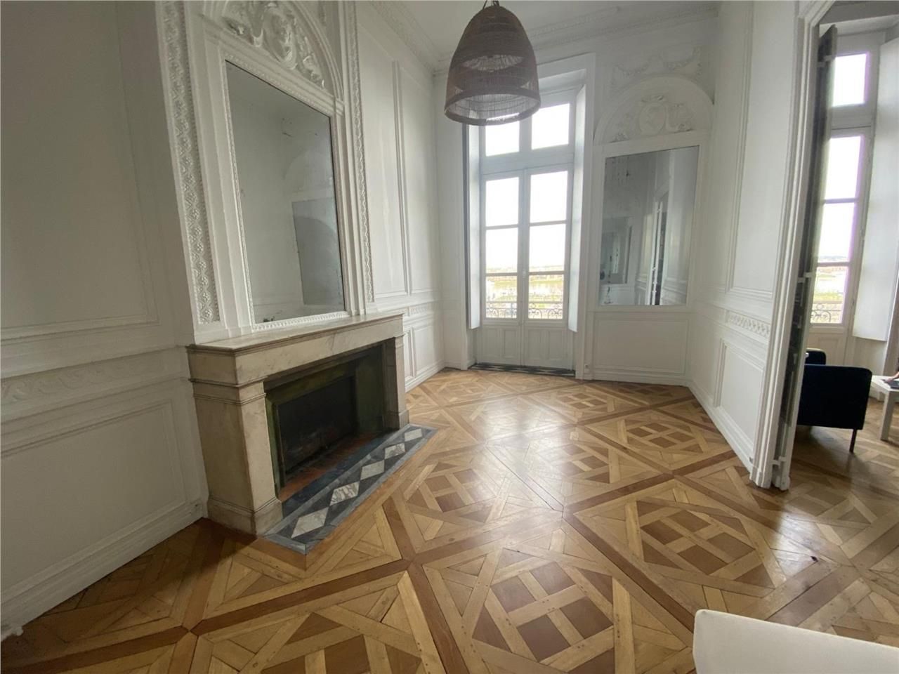 A louer, emplacement prime, au sein d'un immeuble